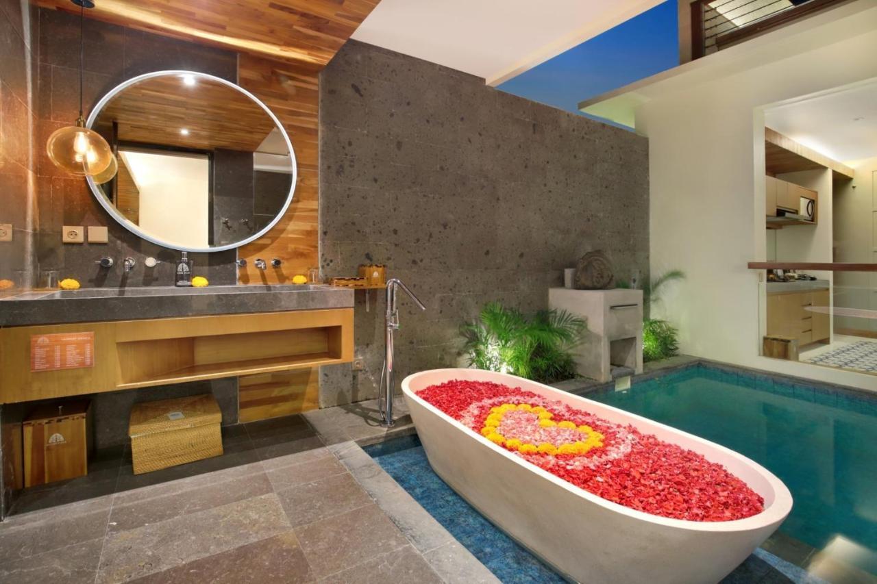 Ayona Villa Seminyak By Ini Vie Hospitality Exterior photo
